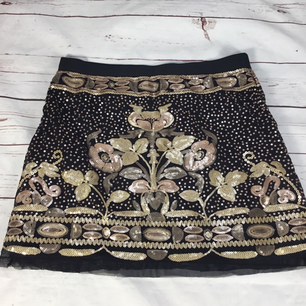 NWT Black‎ Mini Skirt Floral Gold Bronze Sequins Stretchy Size Medium